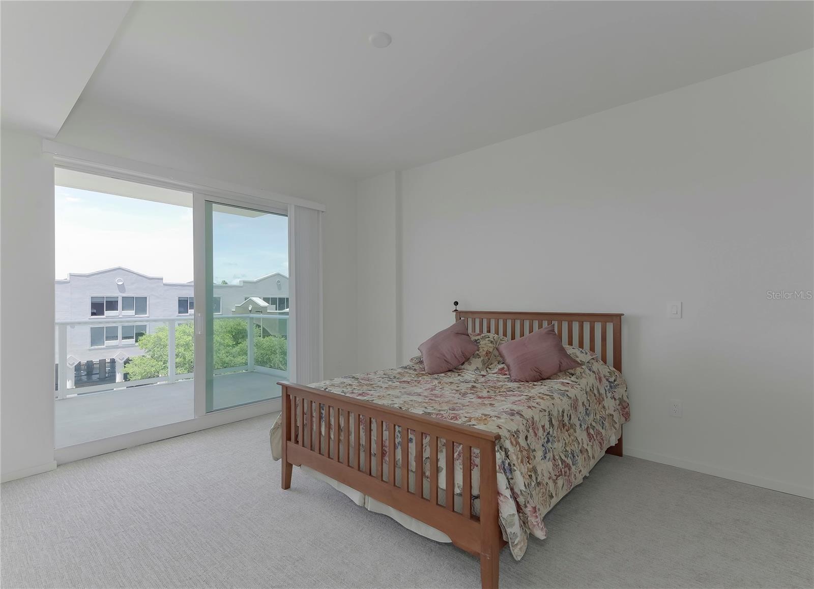 SERENA BY THE SEA CONDO - Residential