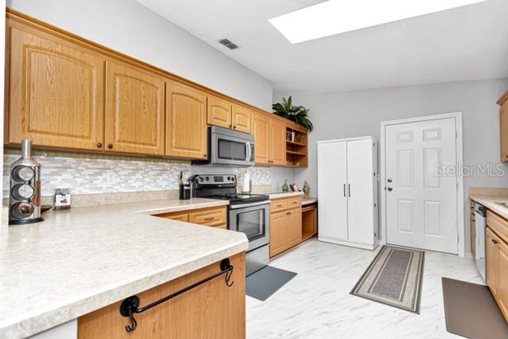 Photo of 17990 SE 101st Terrace, Summerfield, FL 34491 (MLS # G5109292)