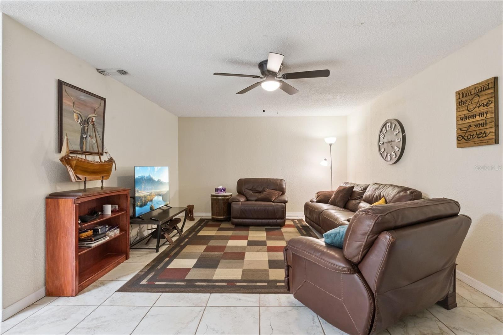 324 HICKORY COURT