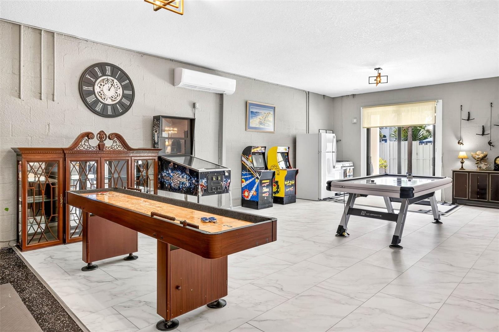 REDINGTON SHORES YACHT & TENNIS CLUB - Residential