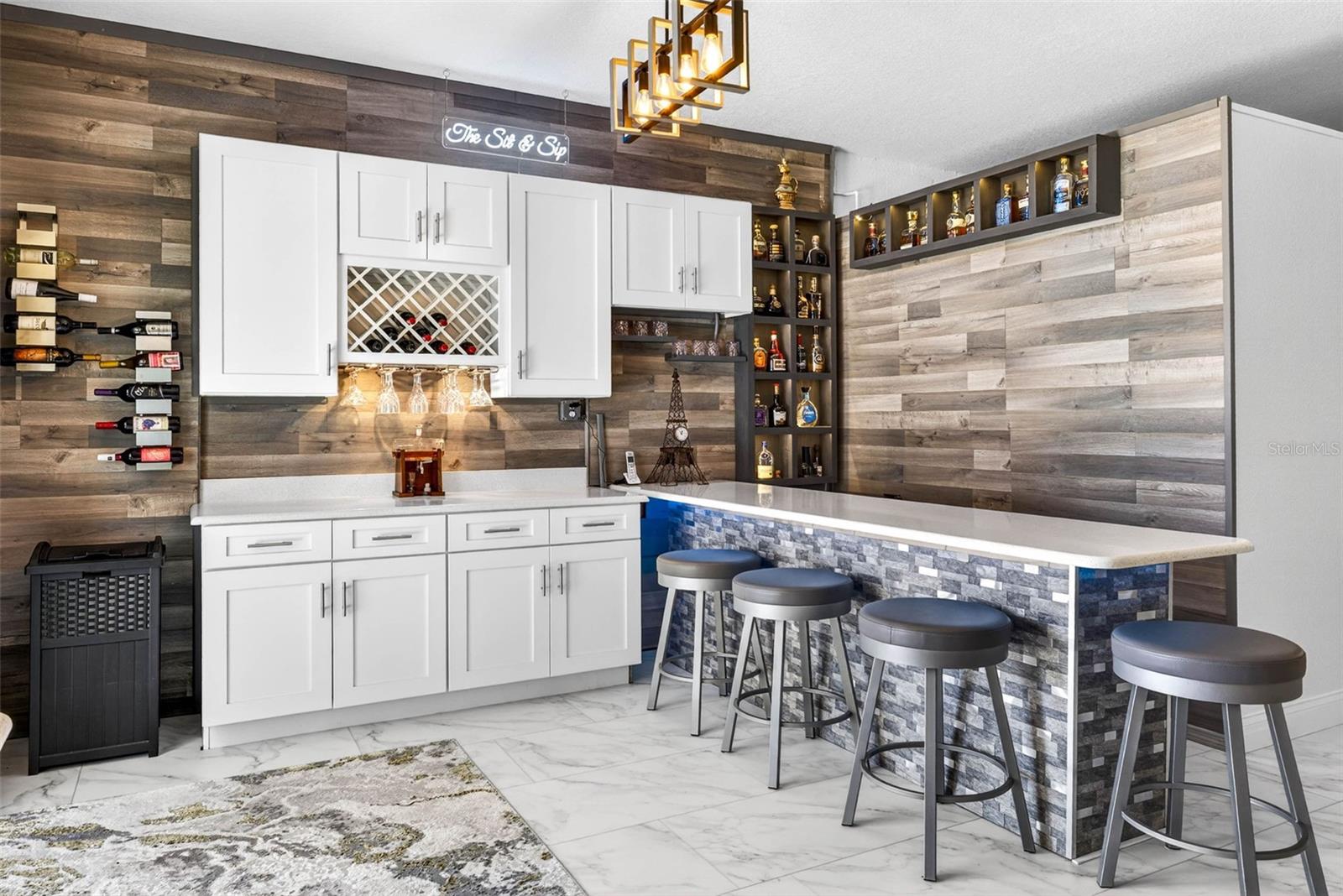 REDINGTON SHORES YACHT & TENNIS CLUB - Residential