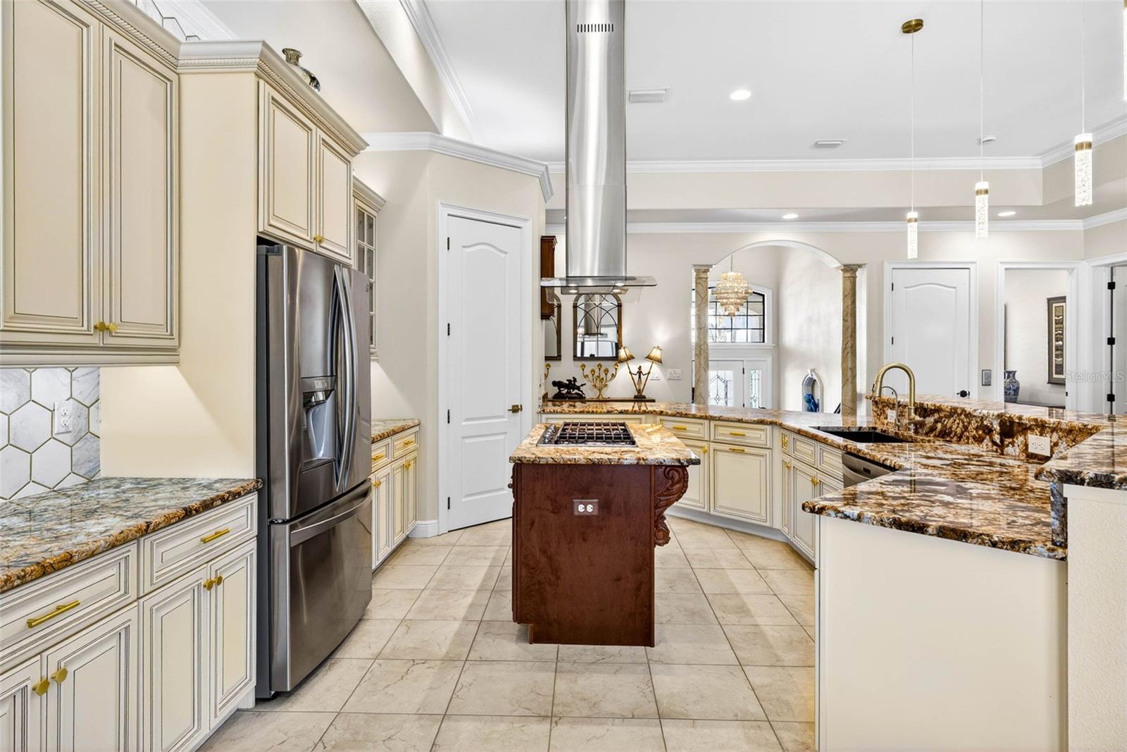 REDINGTON SHORES YACHT & TENNIS CLUB - Residential