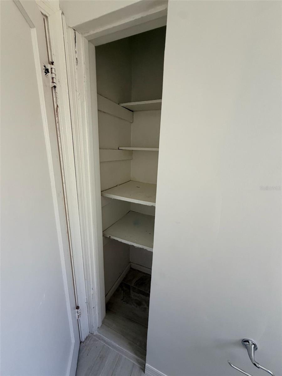 WELLSWOOD ESTATES UNIT NO 2 - Residential Lease