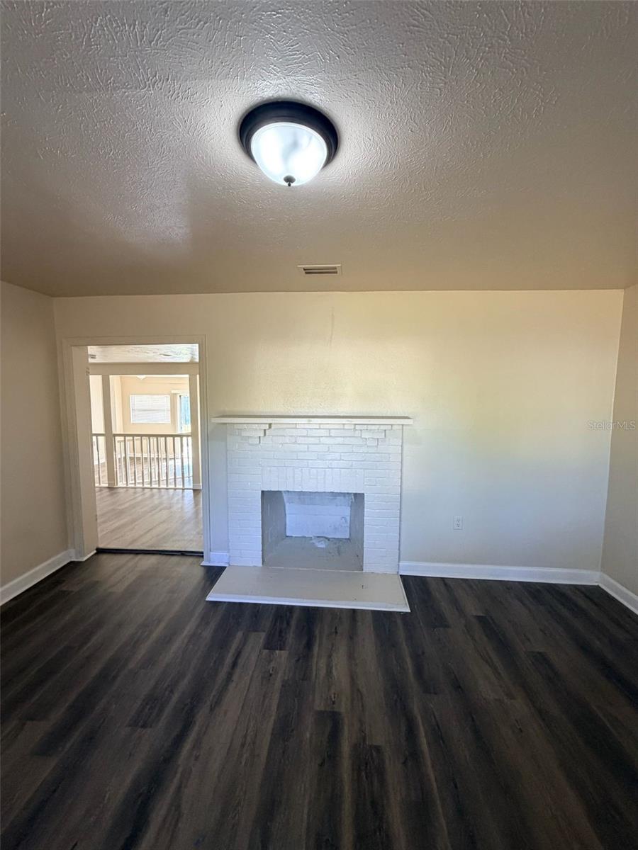 WELLSWOOD ESTATES UNIT NO 2 - Residential Lease