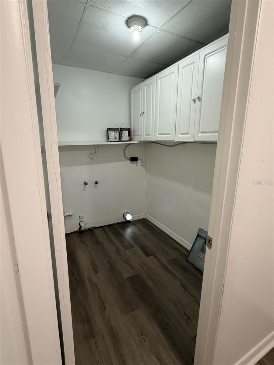 WELLSWOOD ESTATES UNIT NO 2 - Residential Lease