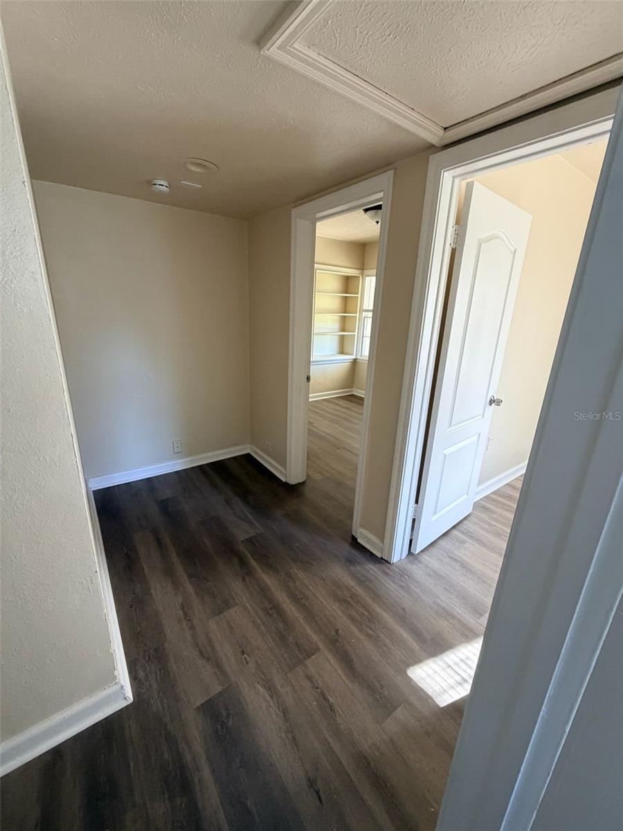 WELLSWOOD ESTATES UNIT NO 2 - Residential Lease