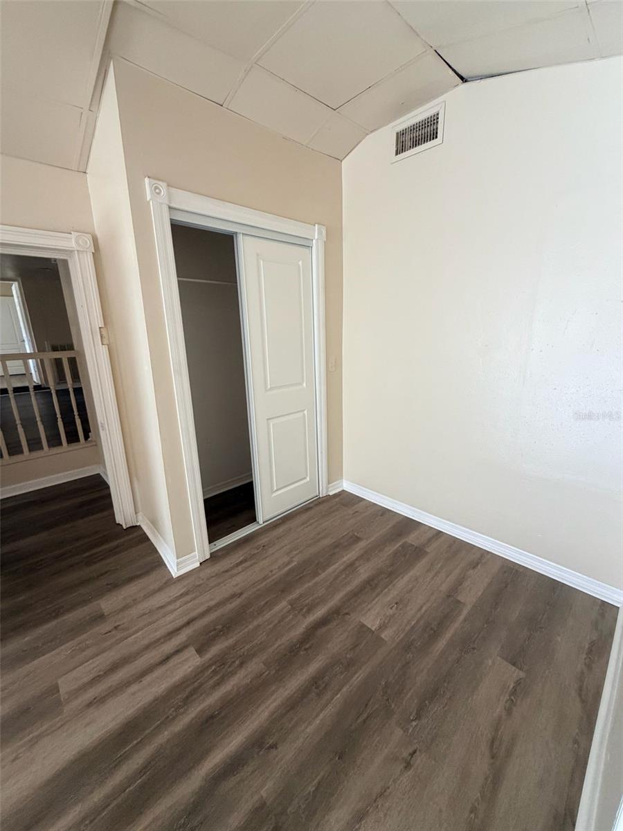 WELLSWOOD ESTATES UNIT NO 2 - Residential Lease