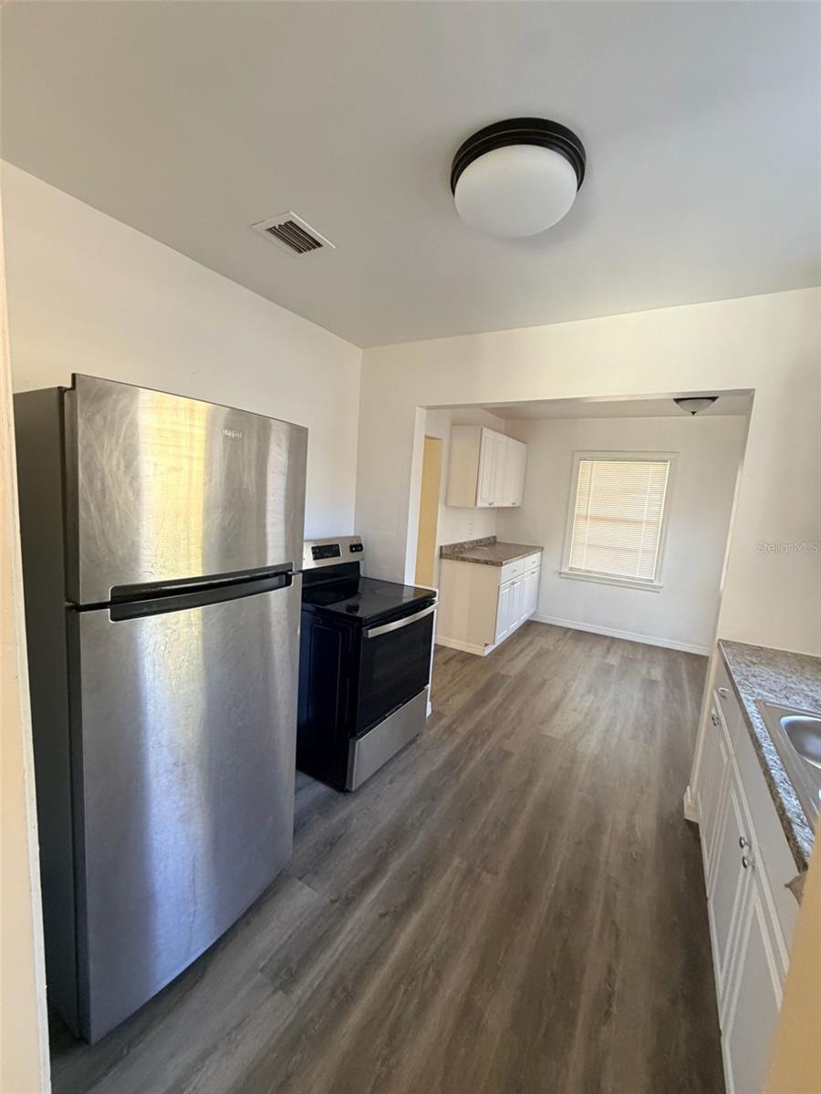 WELLSWOOD ESTATES UNIT NO 2 - Residential Lease