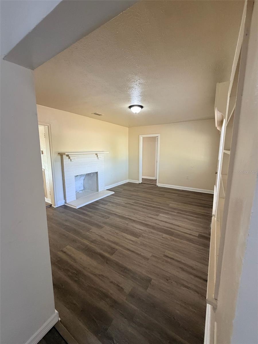 WELLSWOOD ESTATES UNIT NO 2 - Residential Lease