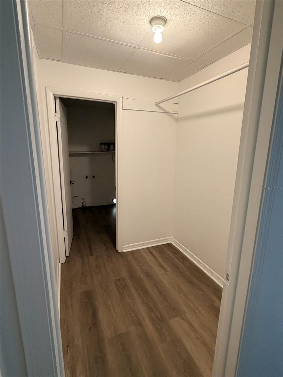 WELLSWOOD ESTATES UNIT NO 2 - Residential Lease