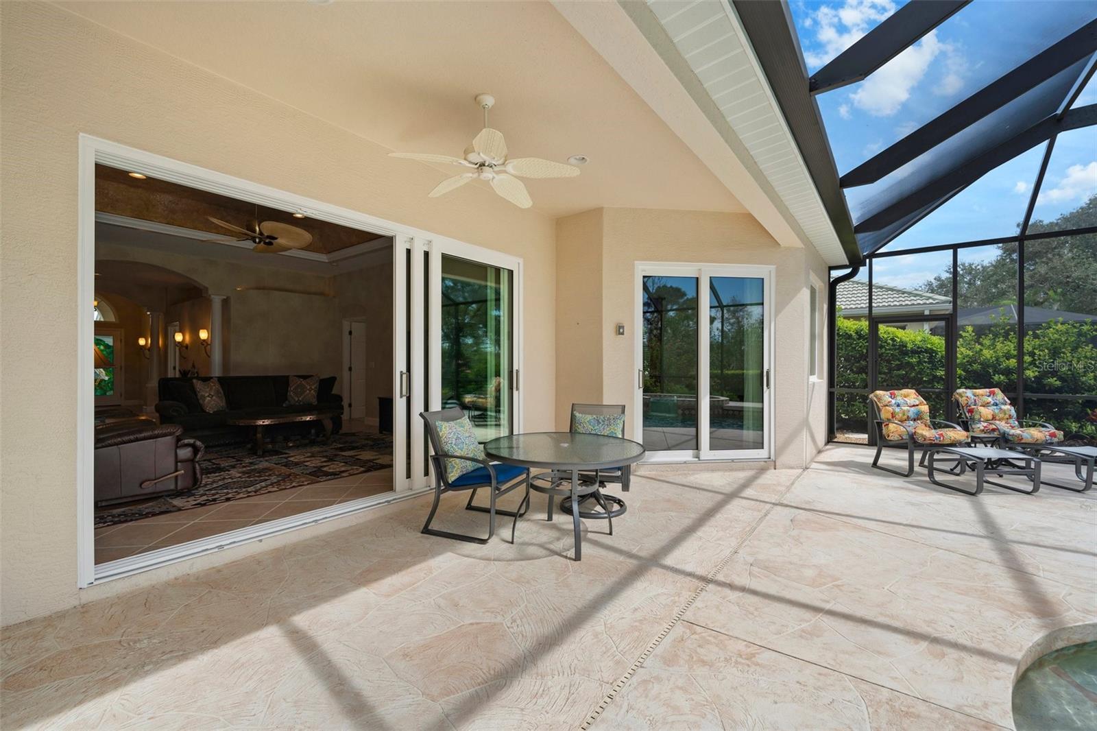 RIVENDELL THE WOODLANDS - Residential