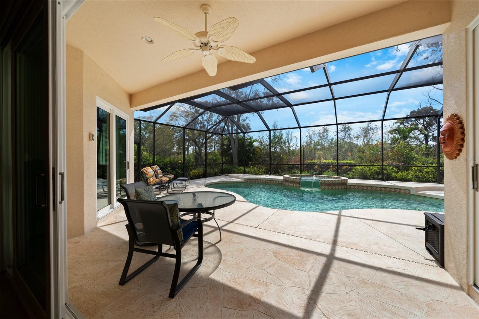 RIVENDELL THE WOODLANDS - Residential