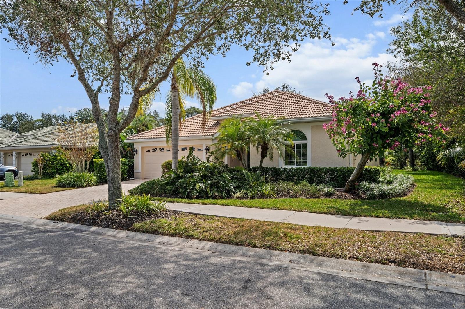 RIVENDELL THE WOODLANDS - Residential