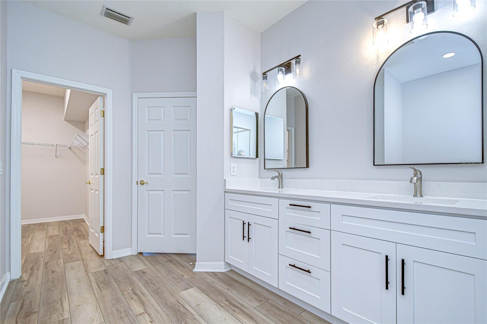 SAVANNAH LANDINGS TWNHMS - Residential