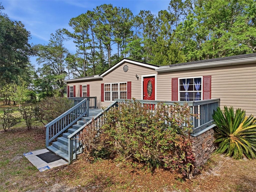 Photo of 17926 SE 49th Place, Hawthorne, FL 32640 (MLS # TB8510489)