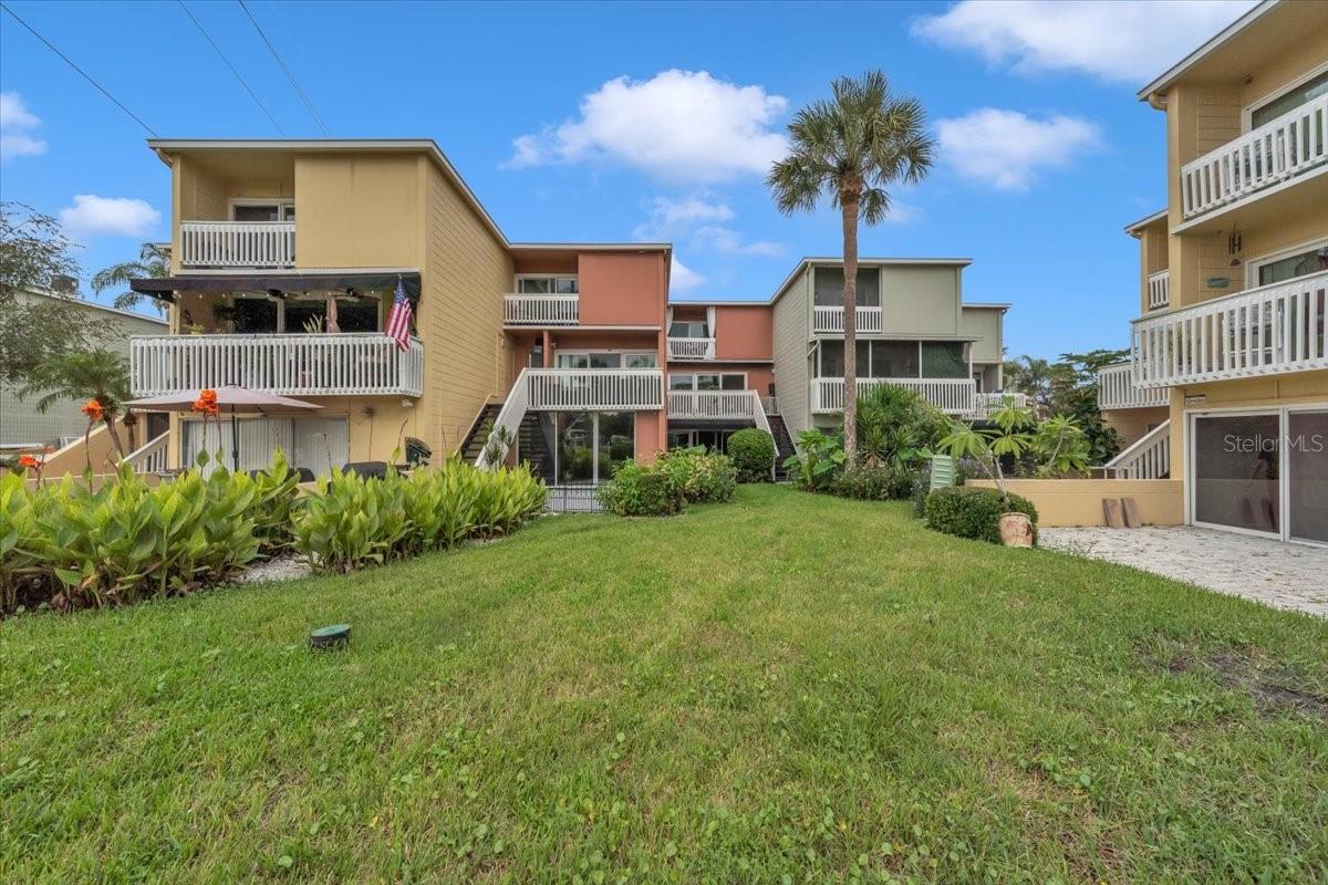 BEAUTIFUL *FULLY RENOVATED* 1 Bedroom, 1 Bath, FIRST FLOOR condominium LOCATED ALONG THE HILLSBOROUGH RIVER in The Marina Club of Tampa Bay. This fully renovated residence showcases an open great room floor plan with light, neutral finishes and modern upgrades throughout.
Highlights include: NEW ROOF (2022); brand new AC system (2022); brand new hot water heater; a completely remodeled kitchen with Level 3 quartz countertops, solid wood white cabinetry, stainless steel farmhouse sink, and new stainless steel appliances; 4-stool high-top kitchen seating; and fresh, light-colored Sherwin Williams interior paint with updated baseboards.
The bathroom has been beautifully finished with solid wood cabinetry, quartz countertops, floor-to-ceiling wall tiling, and Italian tile flooring. Additional upgrades include: all-new CPVC plumbing, updated electrical outlets and switches, washer/dryer connections, and a Triple Impact vinyl sliding glass door (seller-paid, scheduled for installation in the coming weeks).
Enjoy a spacious private patio overlooking the serene Hillsborough River along with tile flooring throughout, immaculate condition, and renovations completed by a licensed general contractor with all necessary permits.
The Marina Club of Tampa Bay is a GATED COMMUNITY featuring 2 swimming pools, spa, clubhouse, dock, boat slips for rent (when available), tennis courts, and pickleball courts. LOW HOA fees cover water, sewer, trash, basic cable, exterior maintenance, property management, and more.
All of this in a prime Tampa location just minutes from I-275, I-4, Downtown Tampa, Tampa International Airport, Saint Joseph’s Hospital, Raymond James Stadium, shopping, dining, and entertainment. Immediate occupancy available—schedule your private tour today and don’t miss the chance to call this RIVERFRONT GEM your new home! Special Assessment has been paid in full by the seller! This home flooded during the hurricane in 2024 and has been fully repaired and renovated from the ground up by the seller! Schedule your showing today!