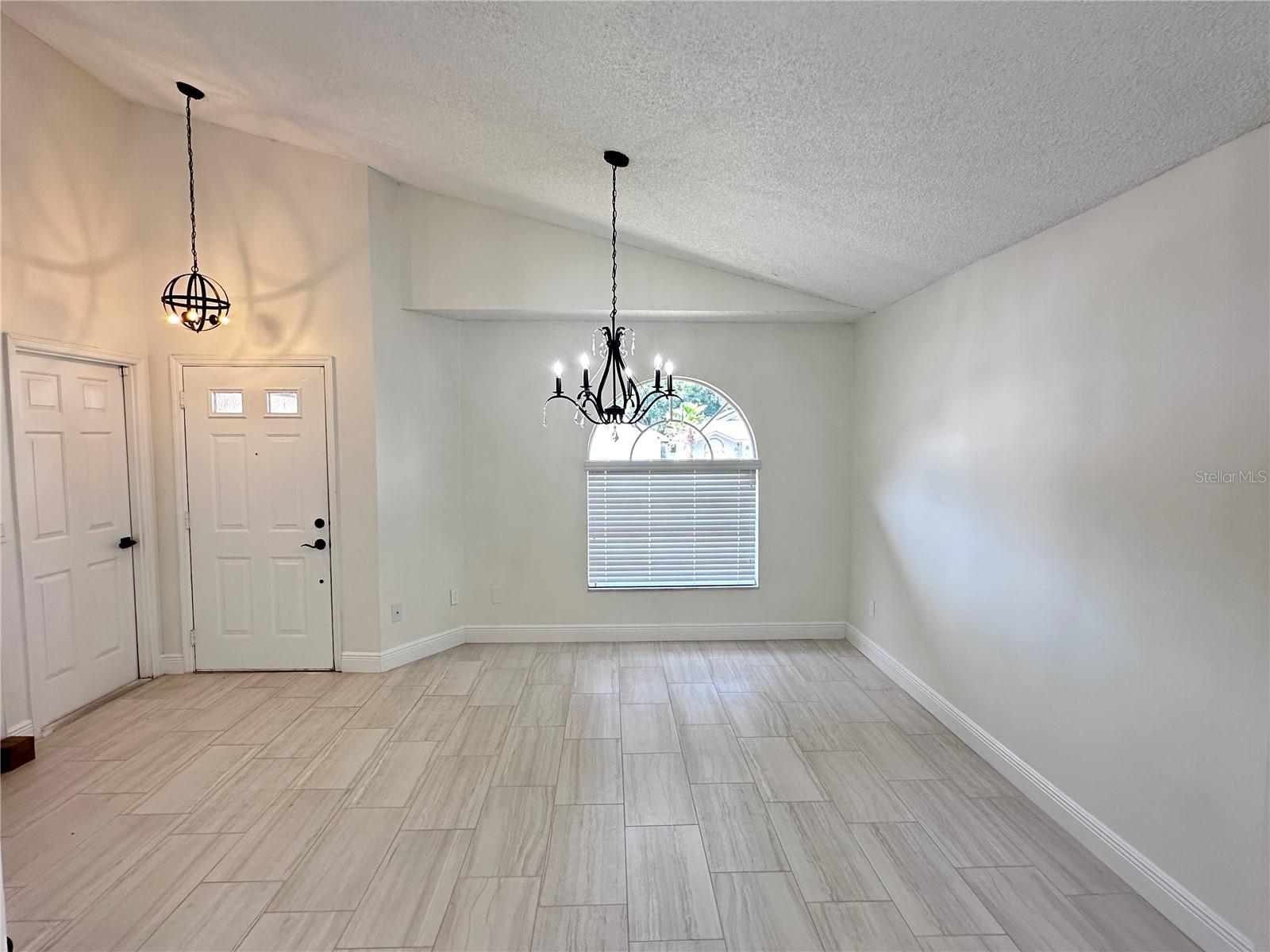 6554 MERITMOOR CIRCLE