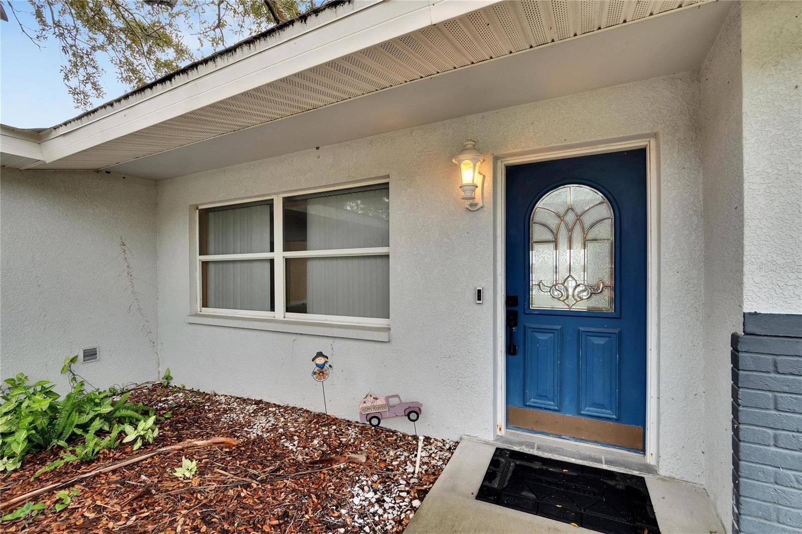 828 BAYSHORE DRIVE