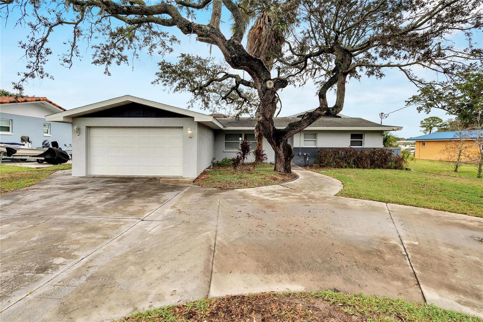 828 BAYSHORE DRIVE