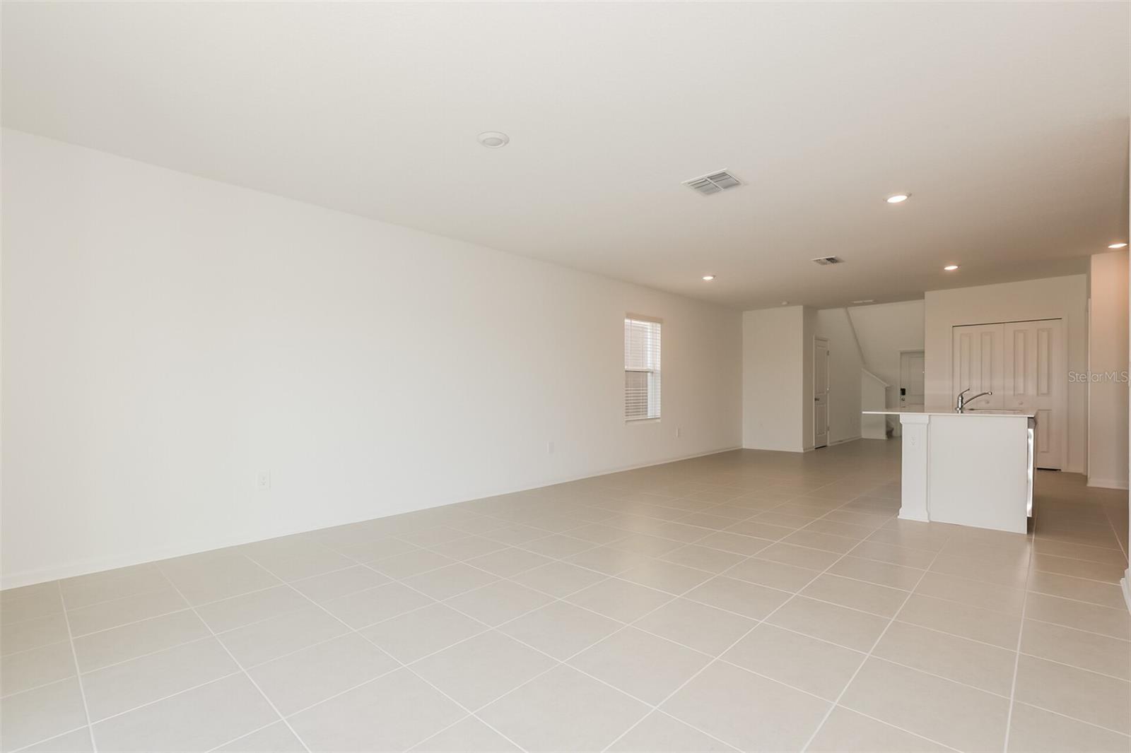 RANCHES/LK MCLEOD I - Residential Lease