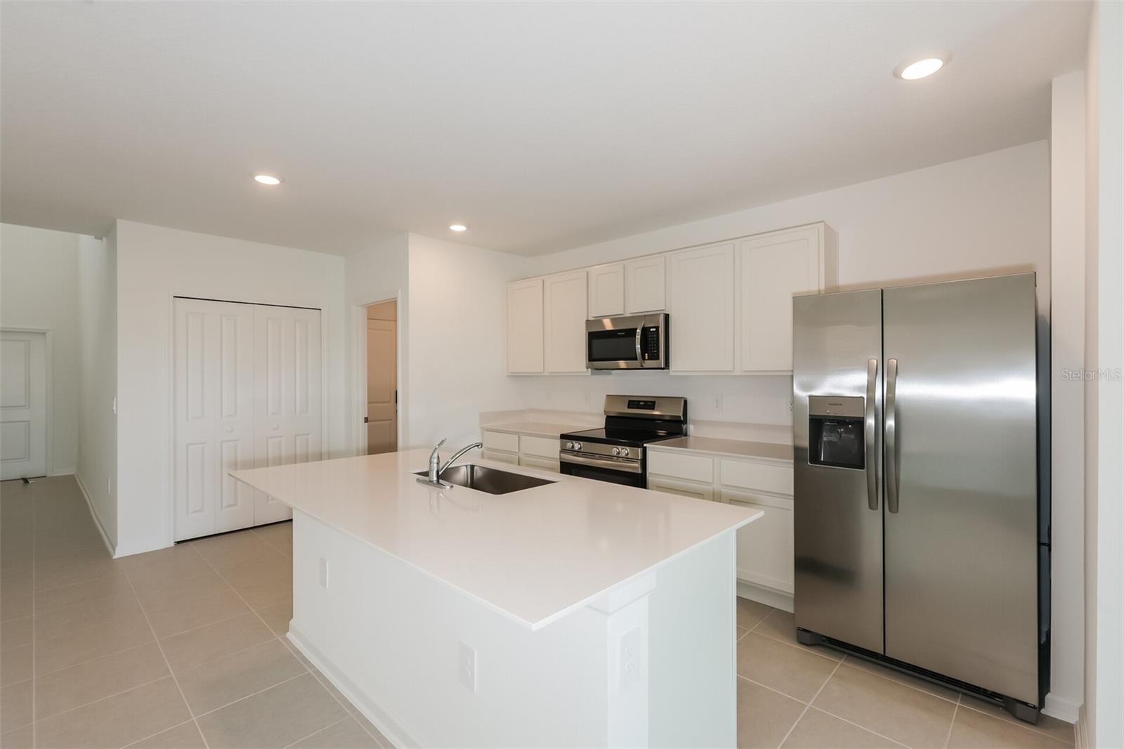 RANCHES/LK MCLEOD I - Residential Lease