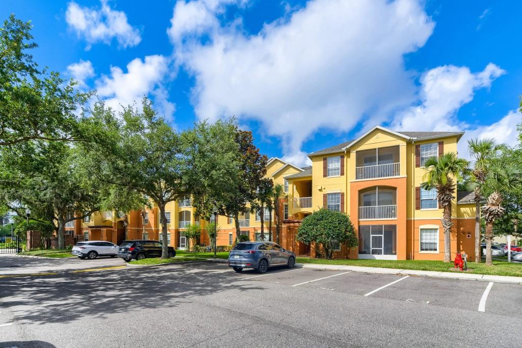 HORIZONS AT VISTA LAKES CONDO PH 1 - Residential