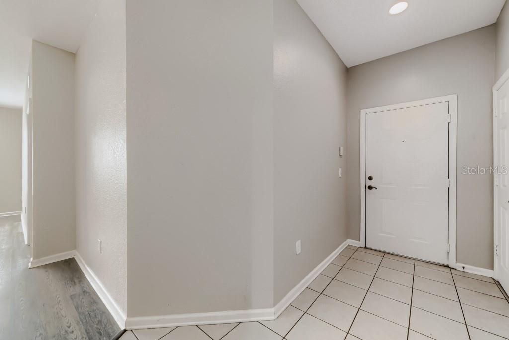 Photo of 6380 Contessa Drive #304, Orlando, FL 32829 (MLS # O6409623)