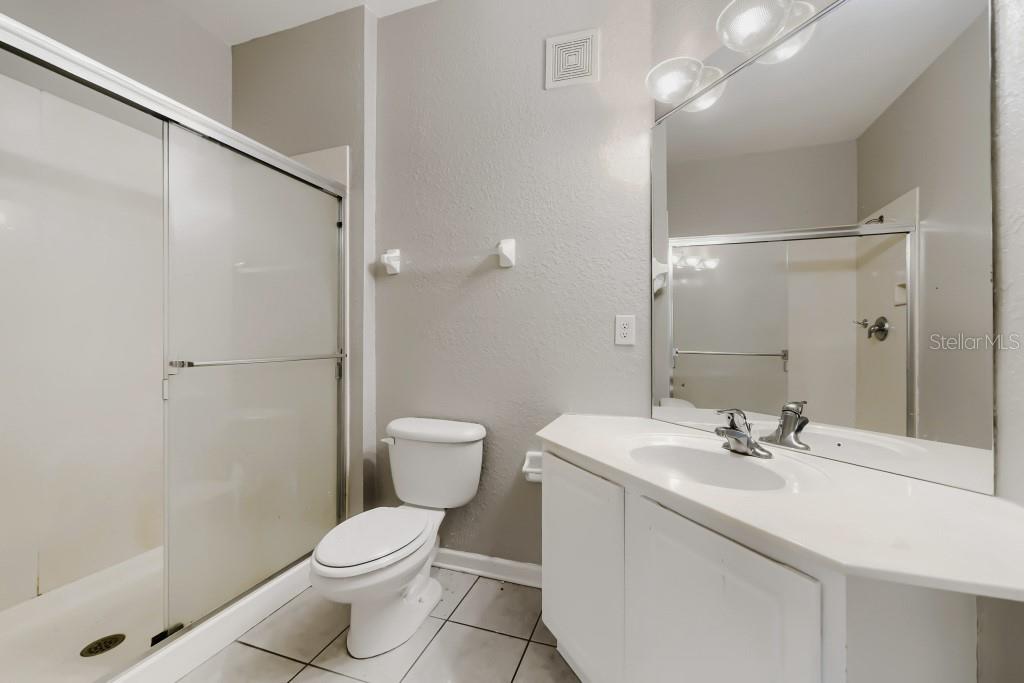 HORIZONS AT VISTA LAKES CONDO PH 1 - Residential