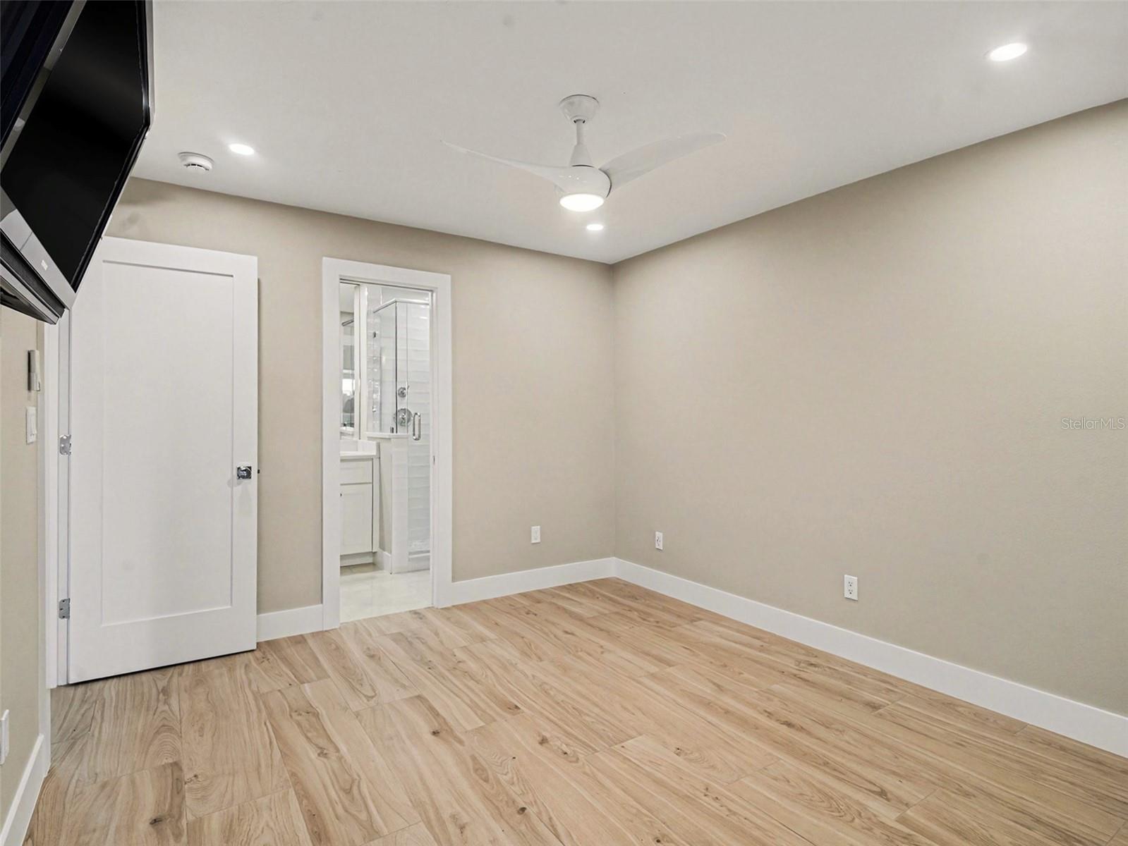 PINEWOOD VILLAGE I - Residential