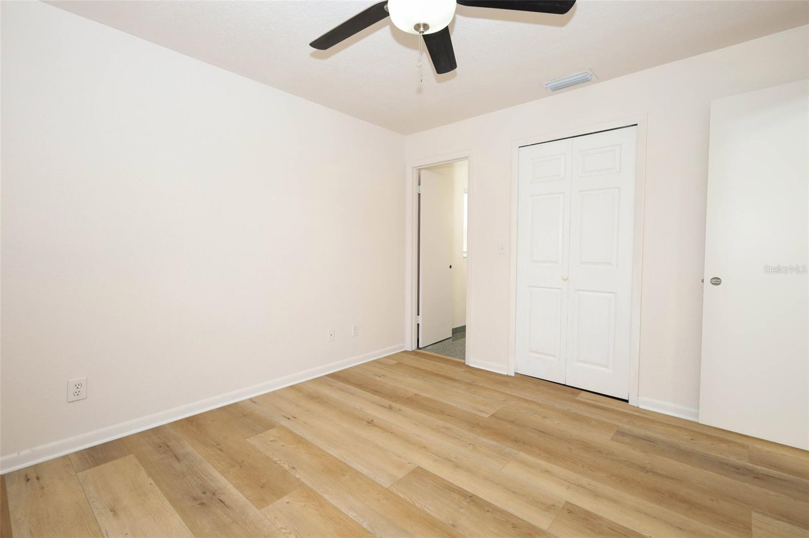 DOVE HOLLOW - Residential