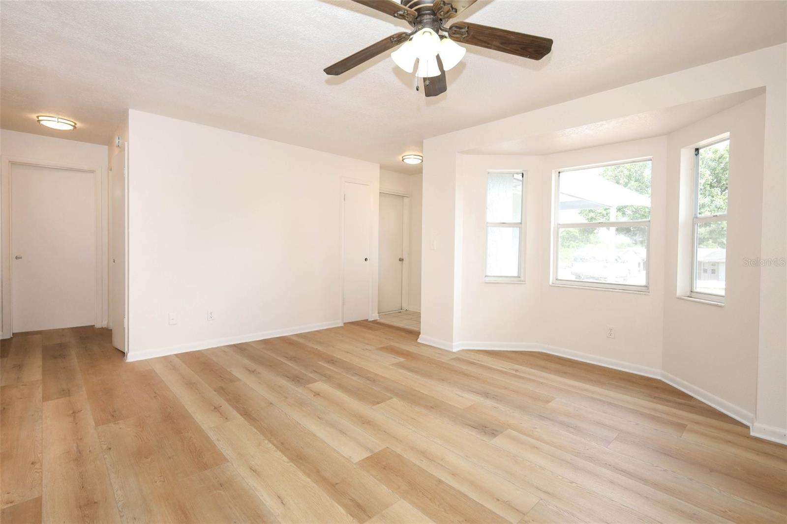 DOVE HOLLOW - Residential