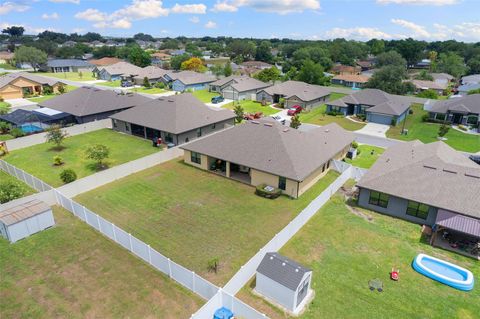 A home in LAKELAND