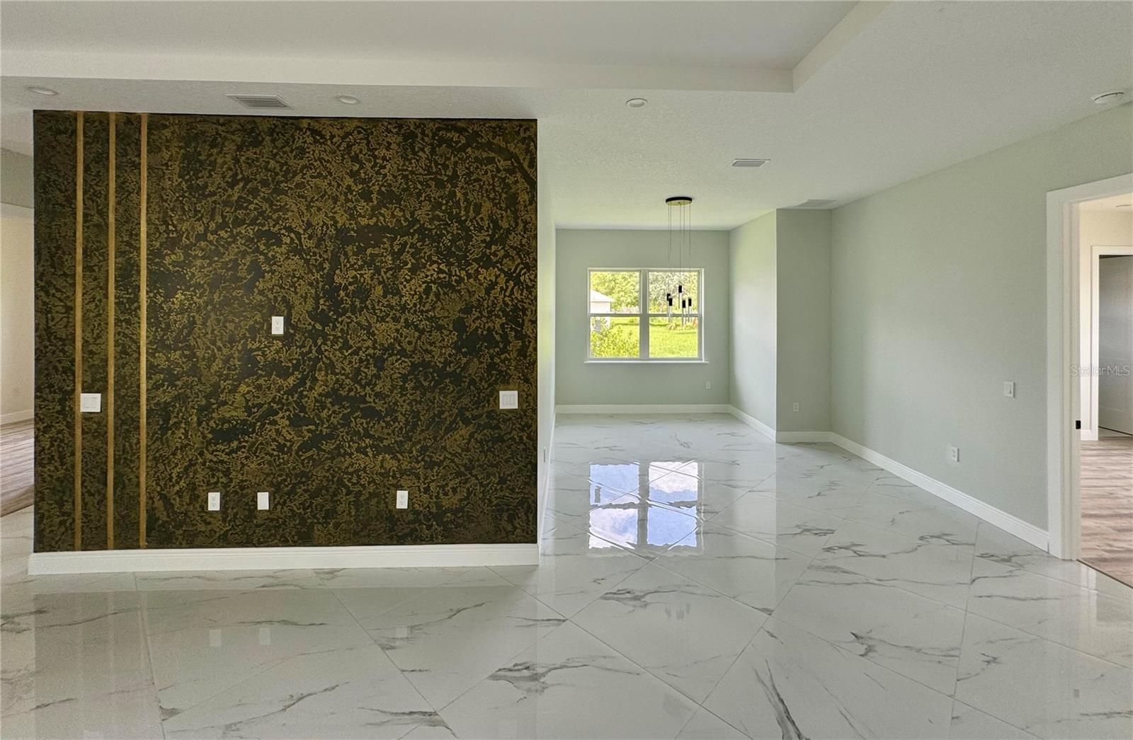 20 PINE HILL LANE