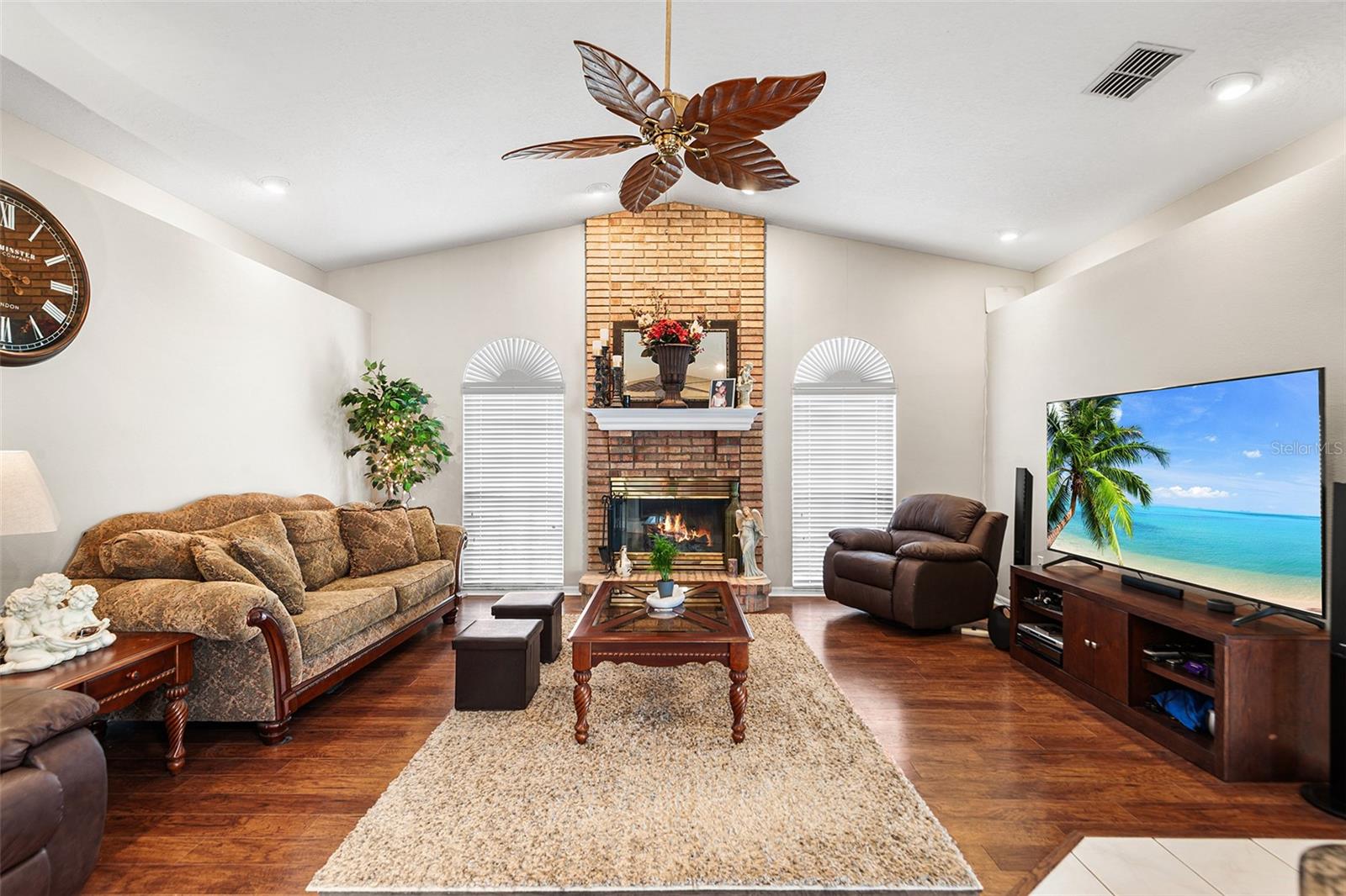 HUNTERS RUN - Residential