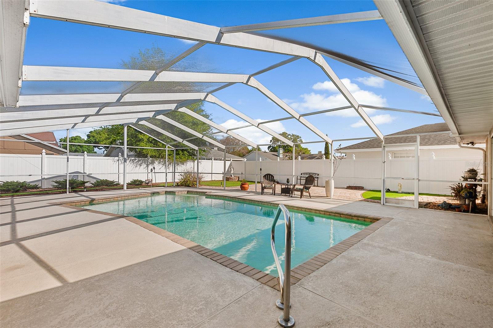 HUNTERS RUN - Residential