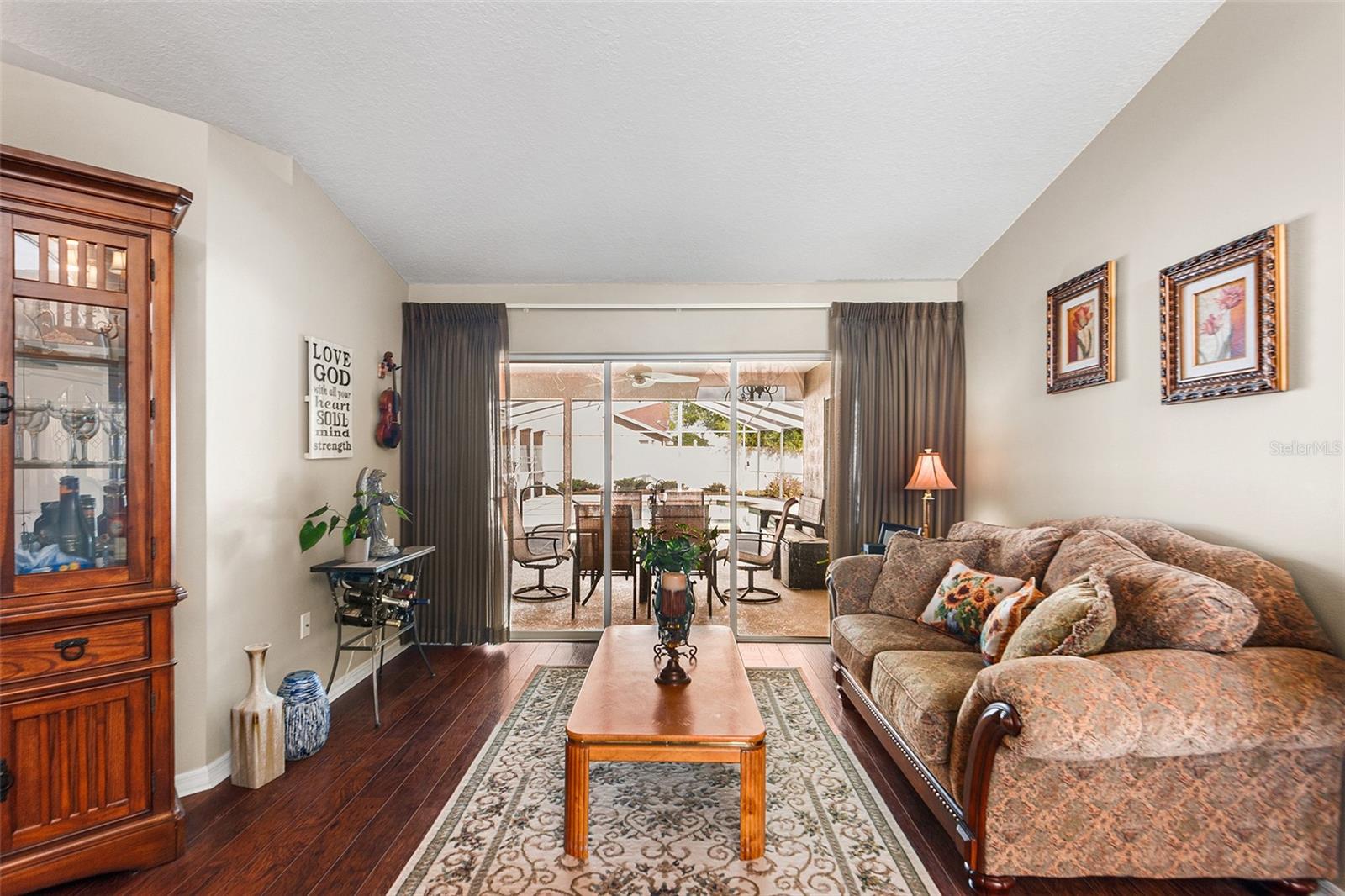 HUNTERS RUN - Residential