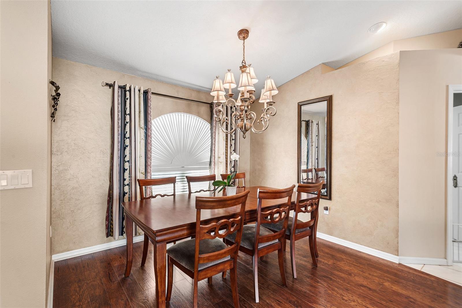 HUNTERS RUN - Residential