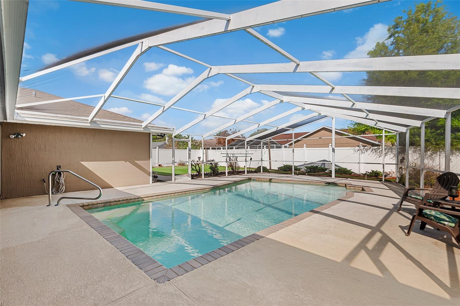 HUNTERS RUN - Residential