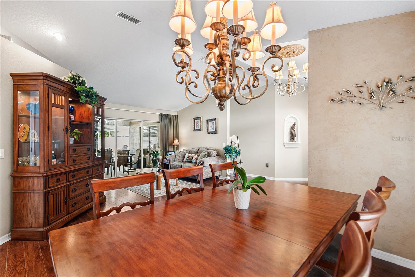 HUNTERS RUN - Residential