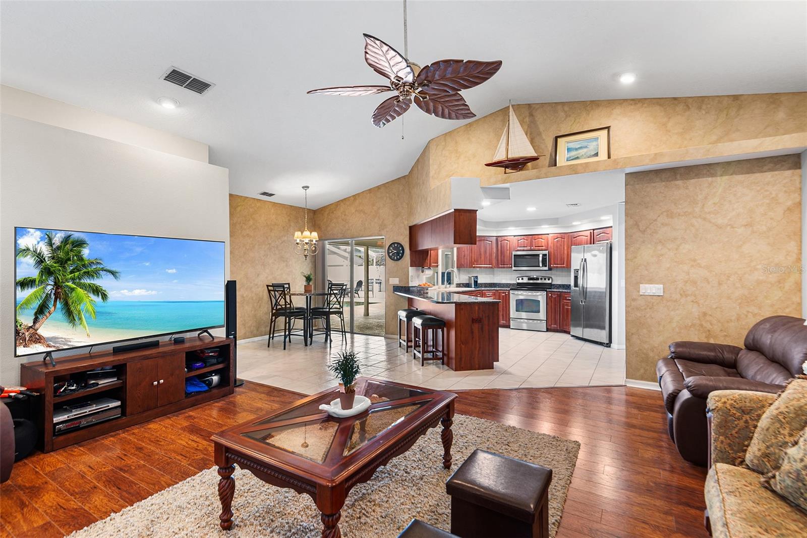 HUNTERS RUN - Residential