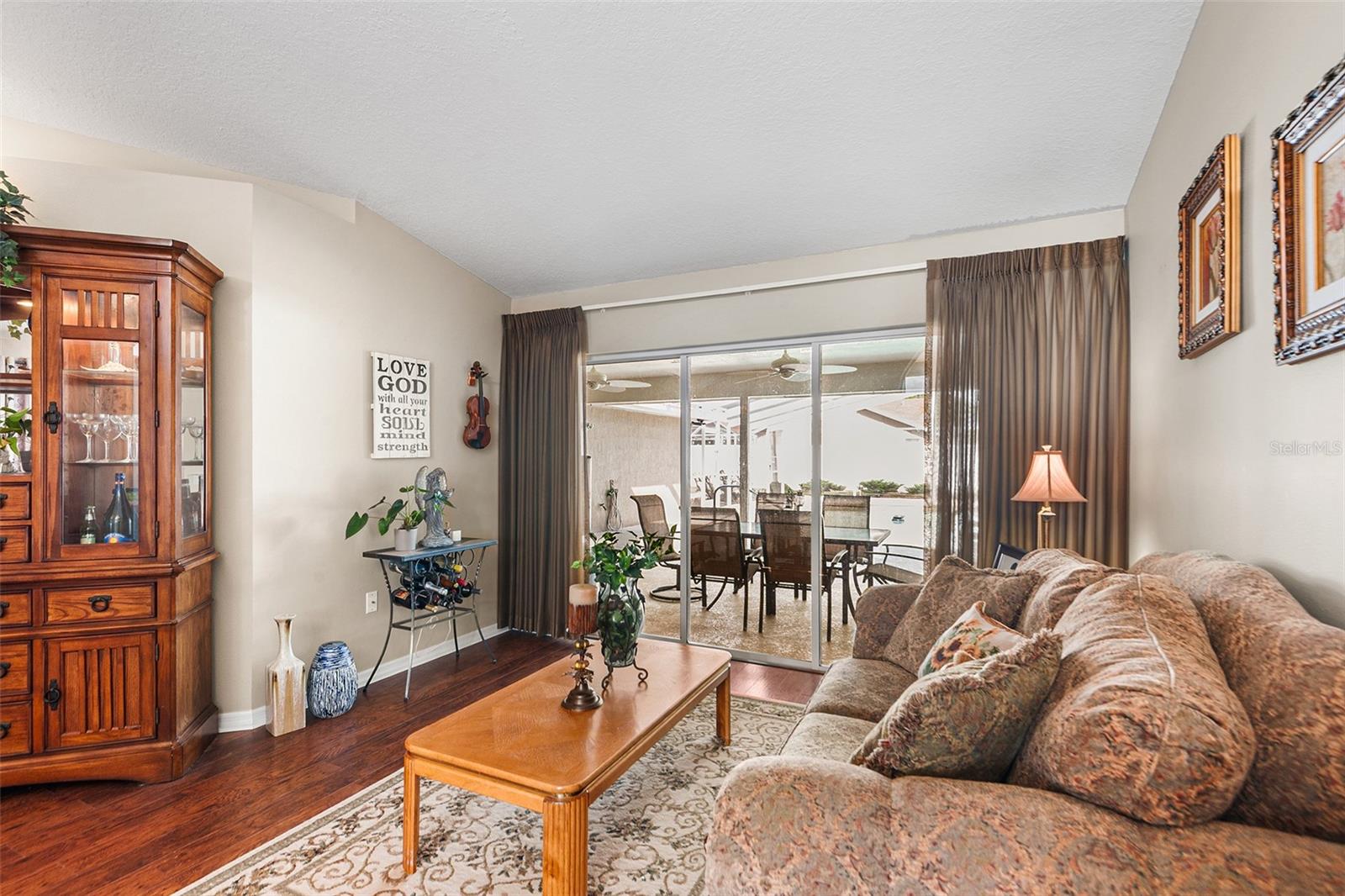 HUNTERS RUN - Residential