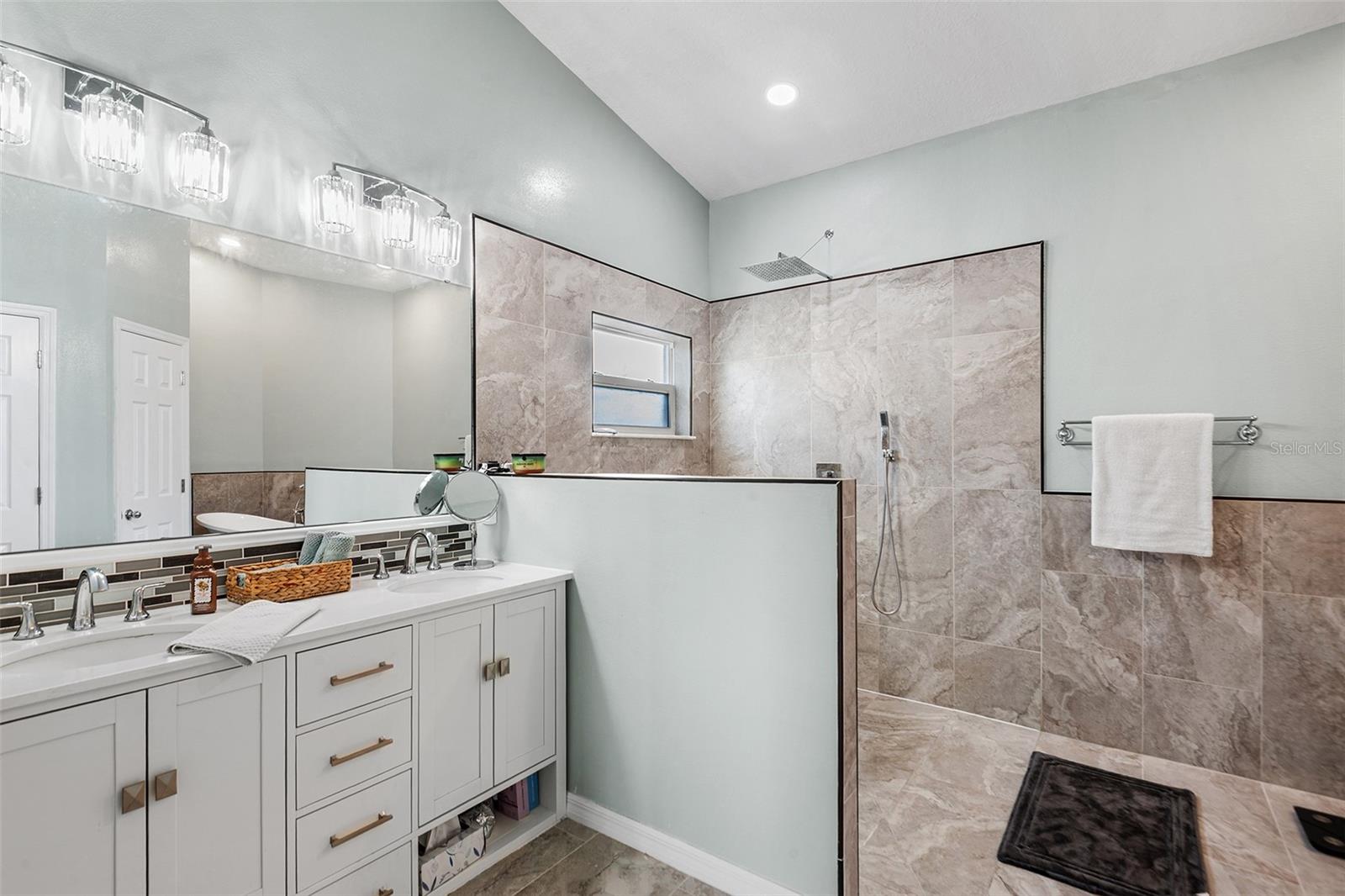 HUNTERS RUN - Residential