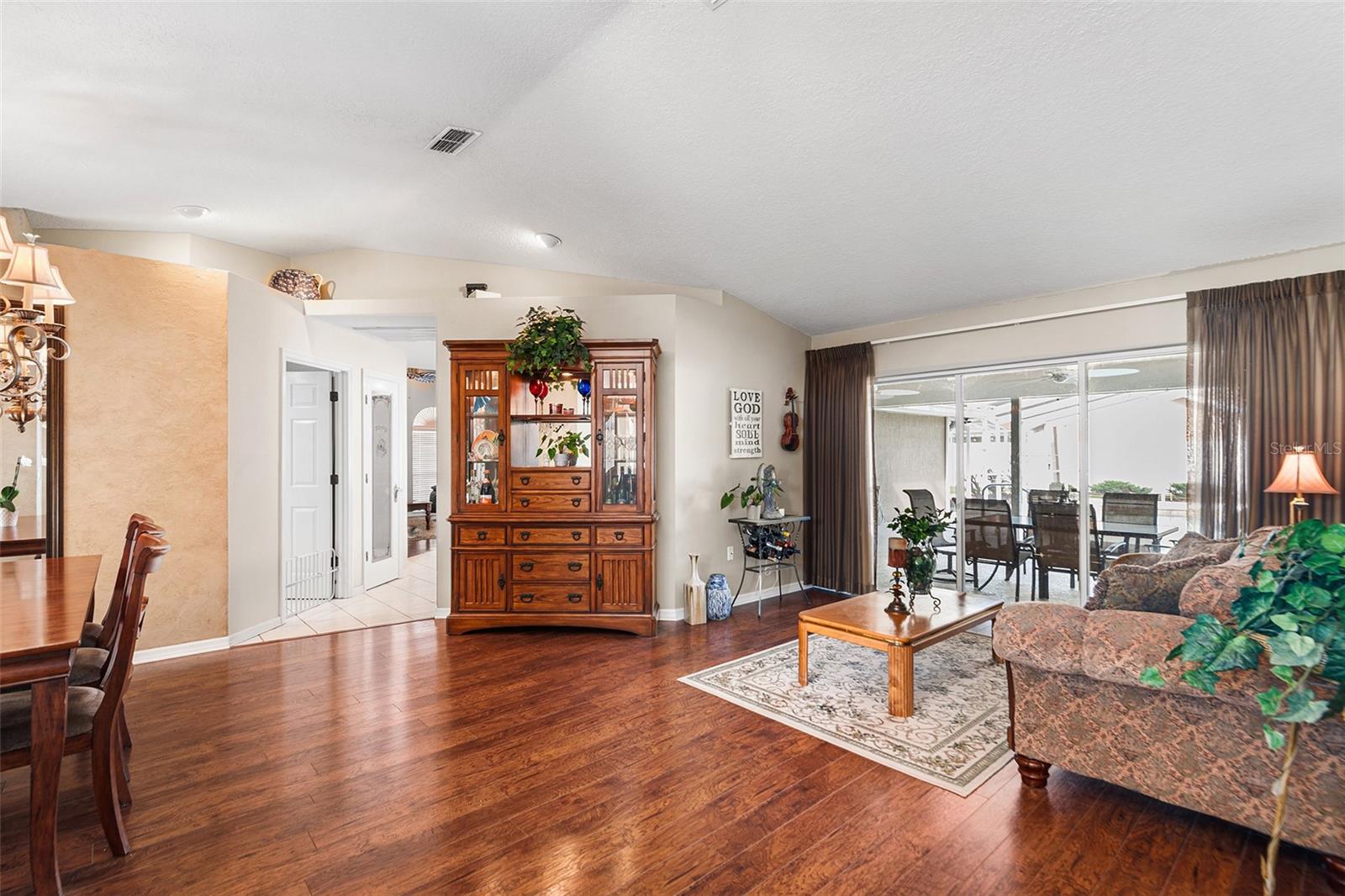 HUNTERS RUN - Residential