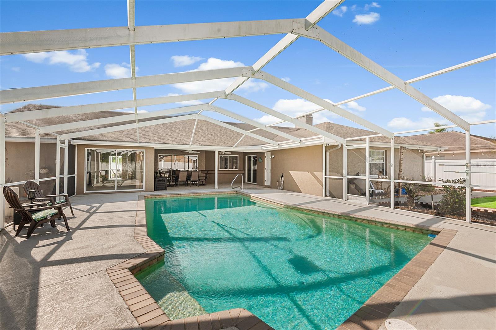 HUNTERS RUN - Residential