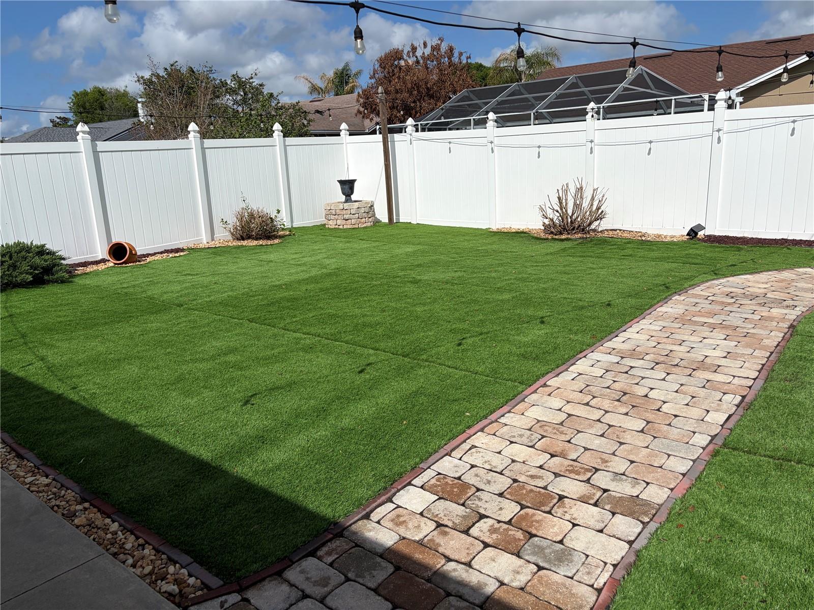 HUNTERS RUN - Residential