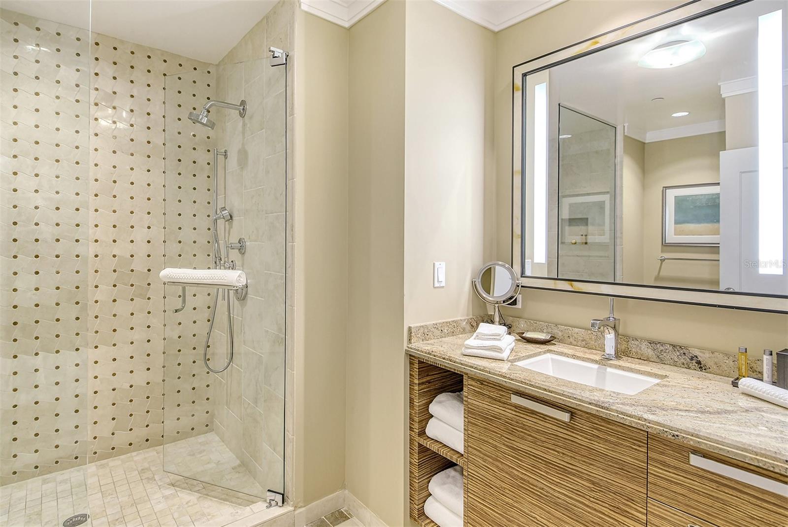 SIESTA KEY BEACH RESIDENCES - Residential