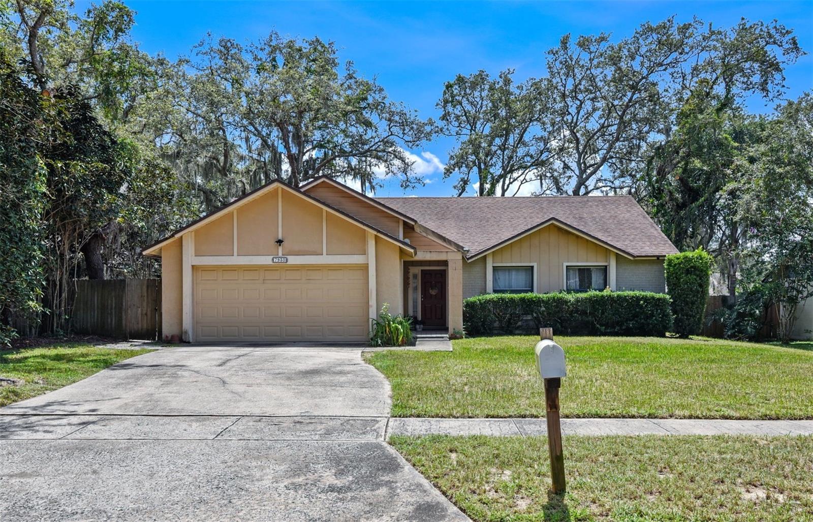 Available October 1st. Move-in ready 3 bedroom, 2 bath, tile throughout. Large fenced in backyard. Open floorplan with large living / dining combo. Kitchen features breakfast bar, dining nook, access to 2 car garage. Ideal location, close to major highways, dining, attractions, shopping, and more! Schedule a private showing today.