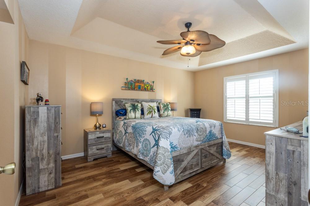 EAST HAMPTON - Residential