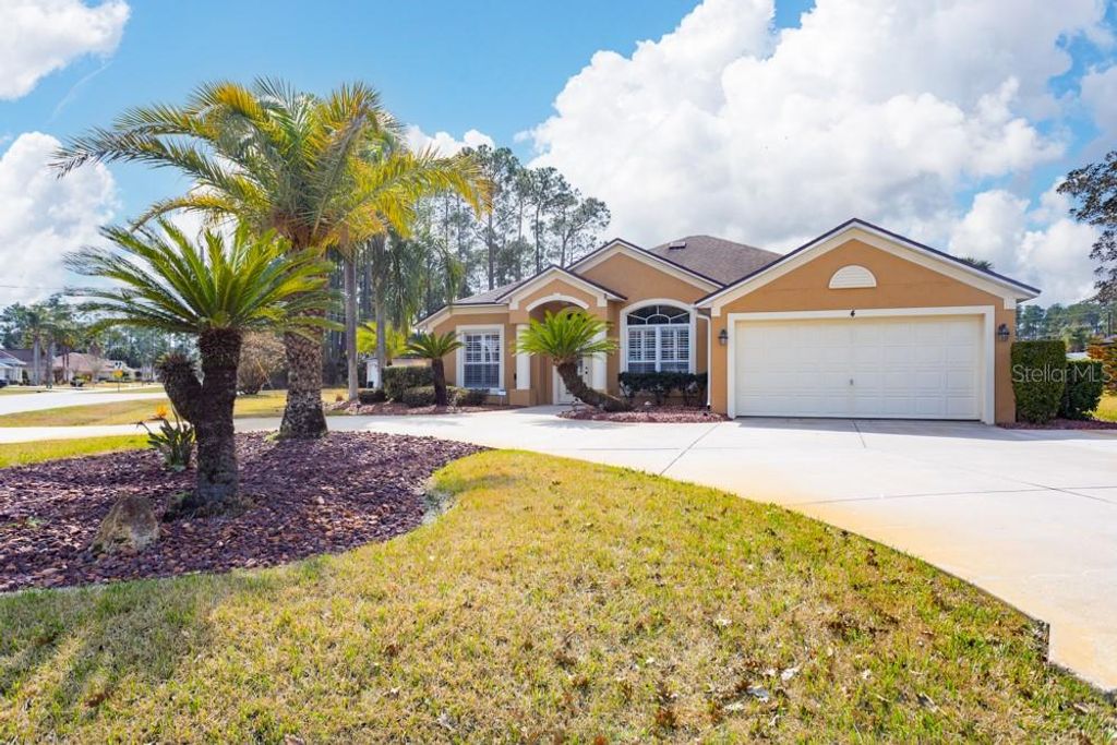 Photo of 4 Eagle Harbor Trail, Palm Coast, FL 32164 (MLS # FC316199)