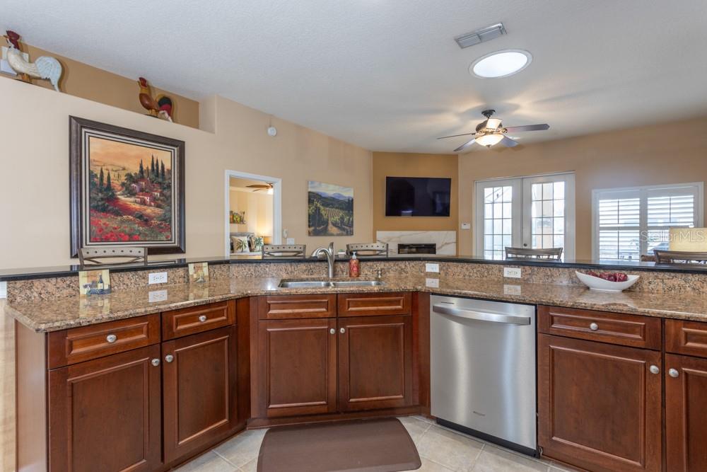 EAST HAMPTON - Residential